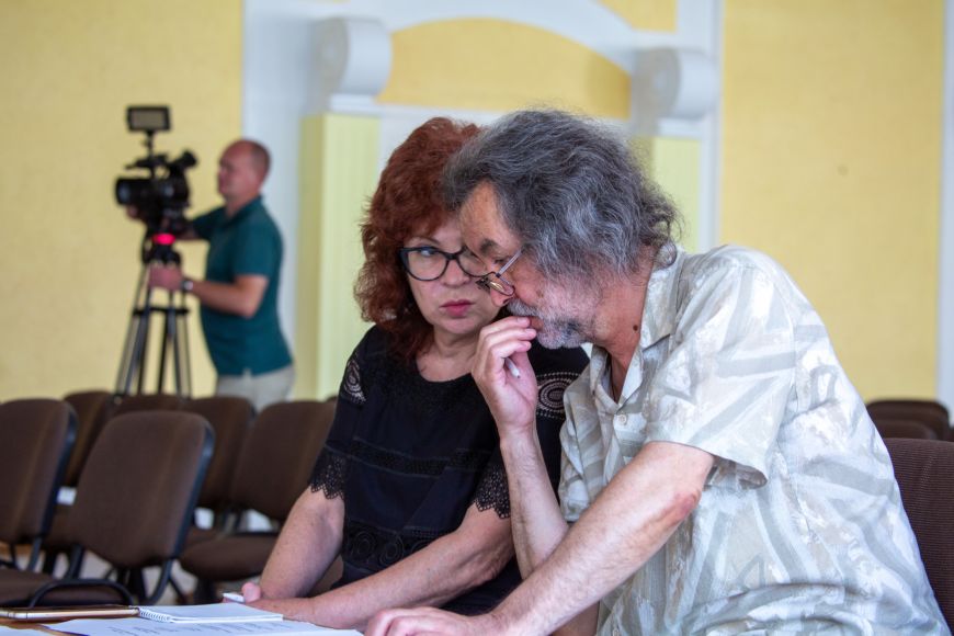 Штучных специалистов готовят в Бресте. Побывали на творческом экзамене будущих актеров