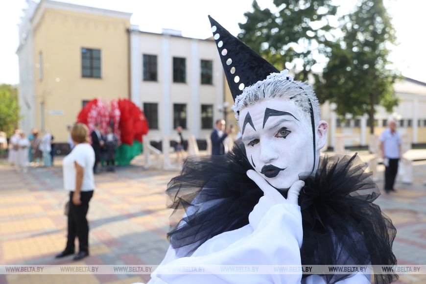 Спектаклем Горький хлеб Национального драмтеатра им. Горького открылся фестиваль Белая Вежа-2025