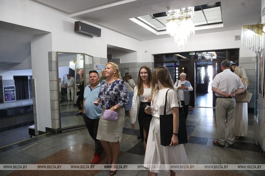 Спектаклем Горький хлеб Национального драмтеатра им. Горького открылся фестиваль Белая Вежа-2025