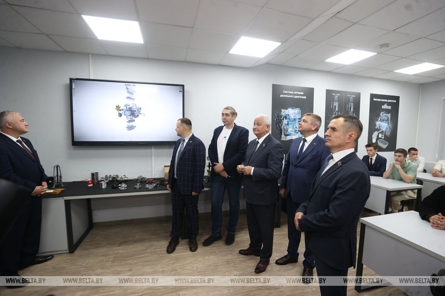 В Брестском государственном техническом университете открыли лабораторию «Цифровой инжиниринг двигателей»
