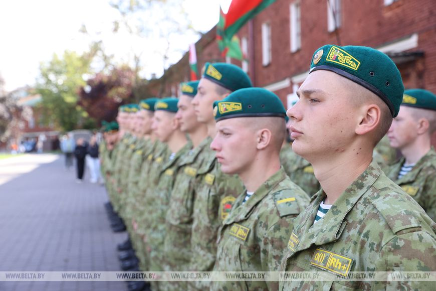 В Бресте белорусским пограничникам передали пять новых грузовых автомобилей