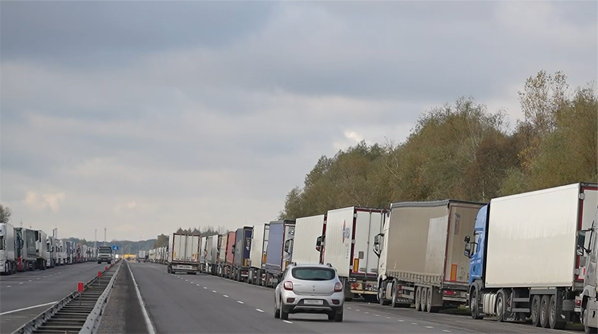 дальнобойщики застряли на границе