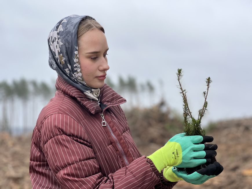 Красота и польза: молодежь Могилевской области присоединилась к акции "Дай лесу новае жыццё"