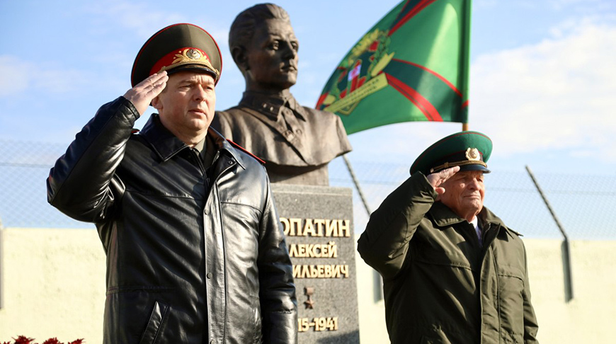 На пограничной заставе «Дивин» открыли памятник Герою Советского Союза Алексею Лопатину