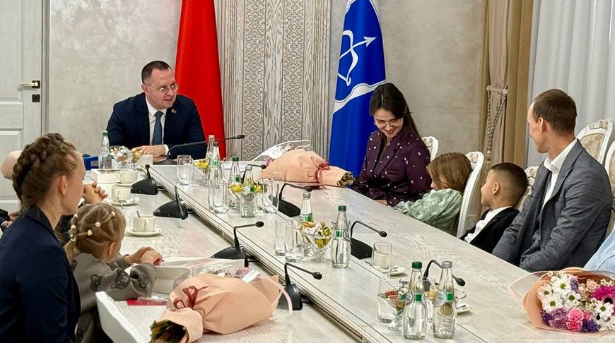 До слез приятно. Брестчанкам вручили ордена Матери в торжественной обстановке