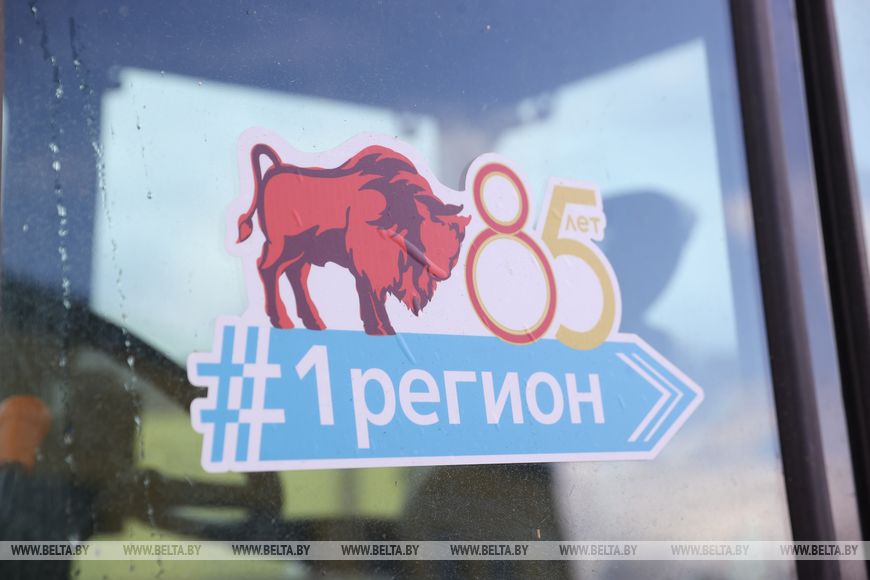 18-летняя Лия и трактор. История из Брестской области