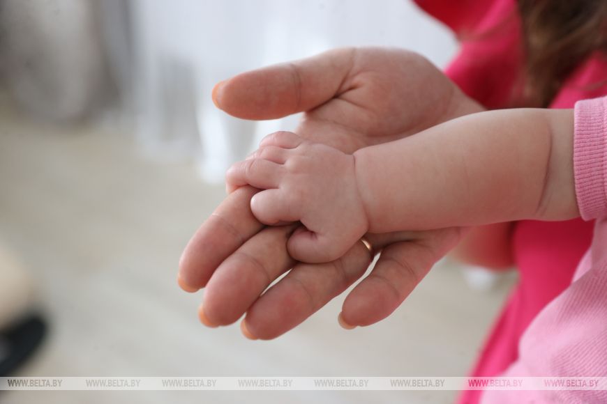 У нас целый детский садик. Как живет семья, в которой родились тройняшки-близнецы