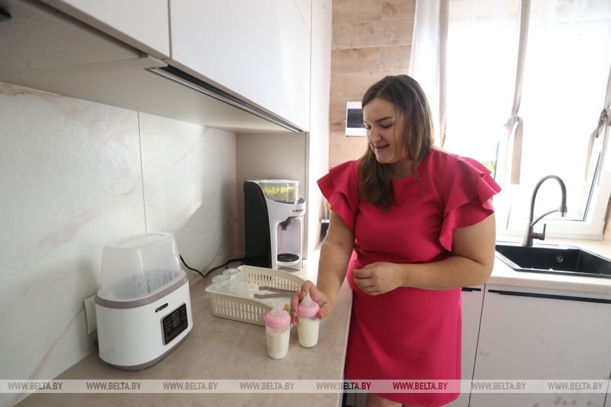 У нас целый детский садик. Как живет семья, в которой родились тройняшки-близнецы