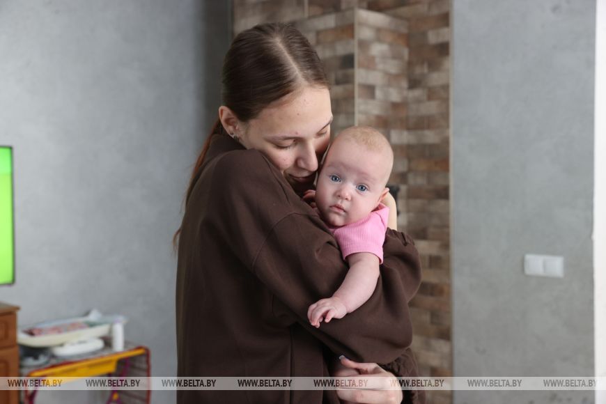 У нас целый детский садик. Как живет семья, в которой родились тройняшки-близнецы