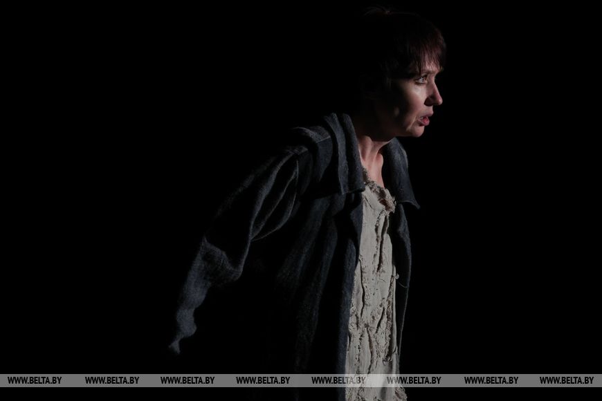 Спектакль Корова представил Брестский театр кукол на конкурс театрального искусства