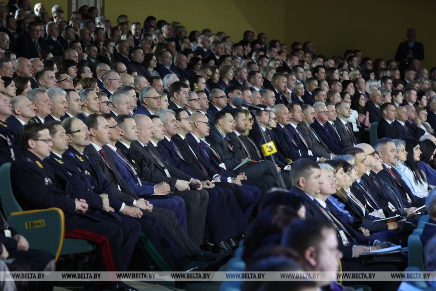 Лукашенко подвел итоги ВНС: принятая программа - проект модернизации и обновления всех сфер жизни
