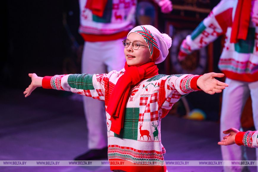 Приглашения на областной новогодний праздник в Бресте получили 900 детей