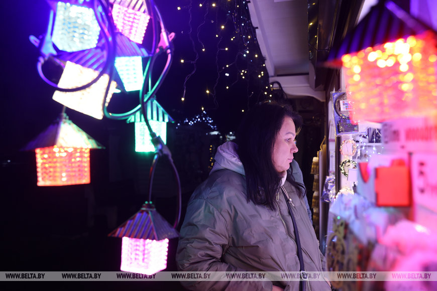 Зарядиться настроением, узнать тренды, прицениться. Чем еще привлекают предновогодние ярмарки Бреста