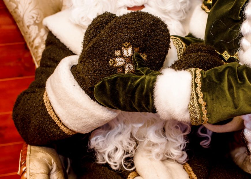 Конкурент Деда Мороза или новый новогодний волшебник? Историю Полесского Зюзи рассказали на его родине