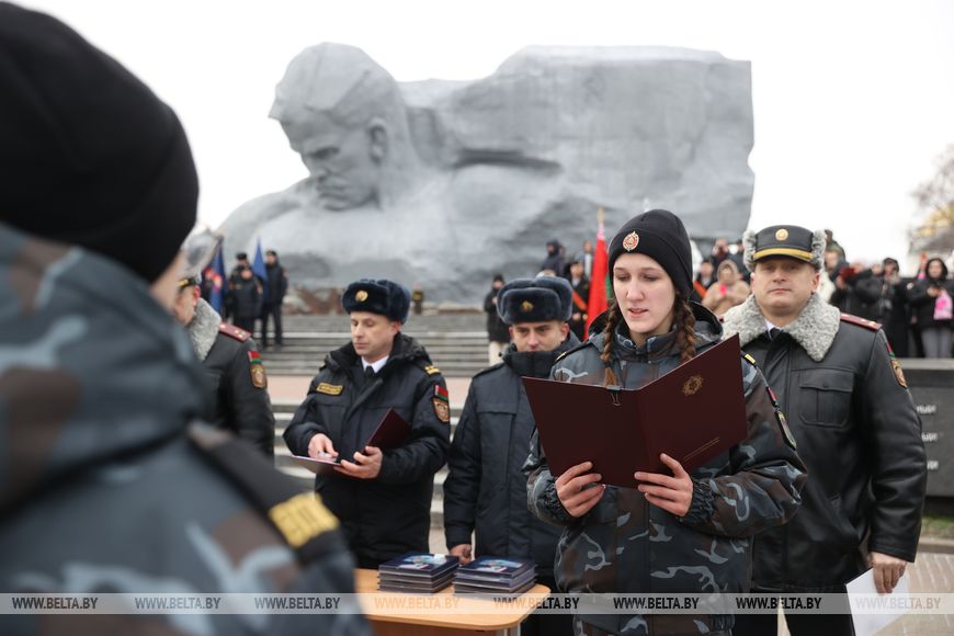 Более 500 учащихся произнесли в Брестской крепости клятву воспитанников военно-патриотических клубов