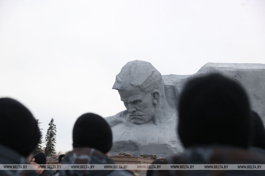 Более 500 учащихся произнесли в Брестской крепости клятву воспитанников военно-патриотических клубов