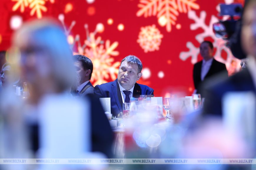 Вот такими должны быть всегда. Лукашенко подчеркнул единство белорусов при устранении последствий снегопадов