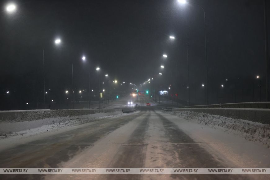 В Бресте начался снегопад: коммунальники перешли на усиленный режим