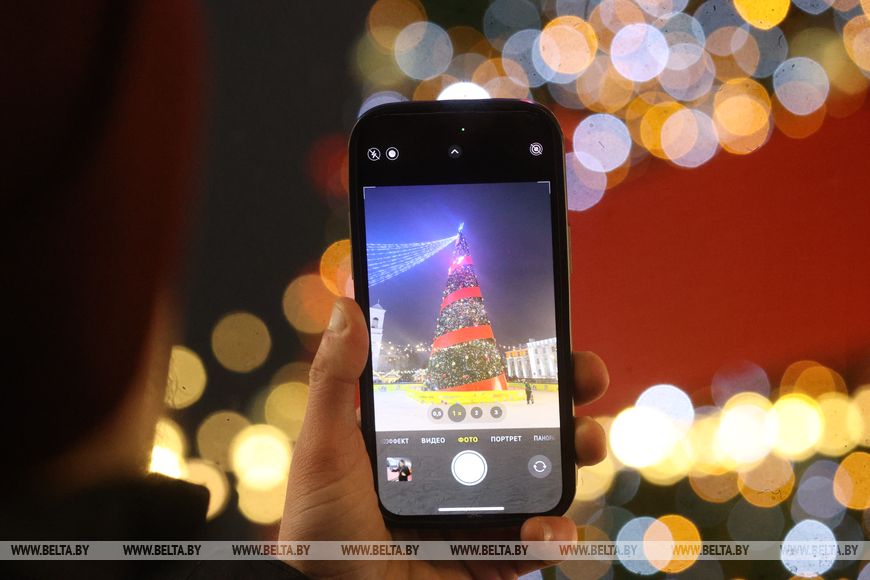 Жители и гости Бреста празднуют Новый год