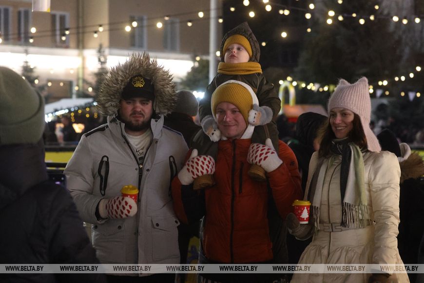 Жители и гости Бреста празднуют Новый год