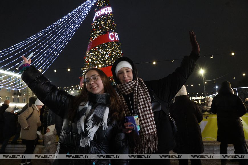 Жители и гости Бреста празднуют Новый год