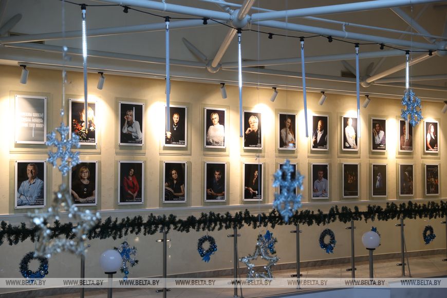 Как 87 человек в Бресте создают магию на сцене