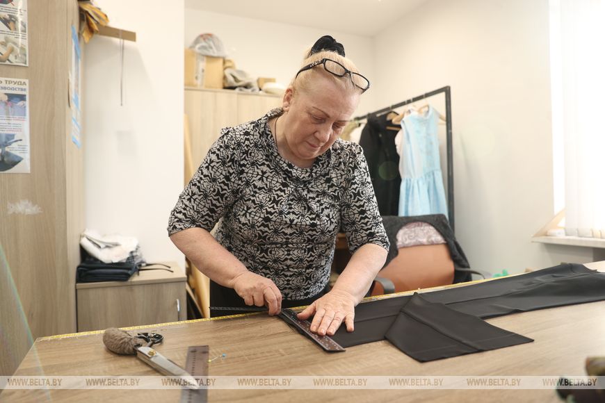 Как 87 человек в Бресте создают магию на сцене