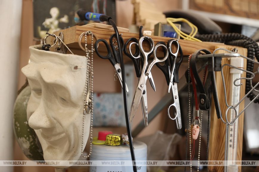 Как 87 человек в Бресте создают магию на сцене