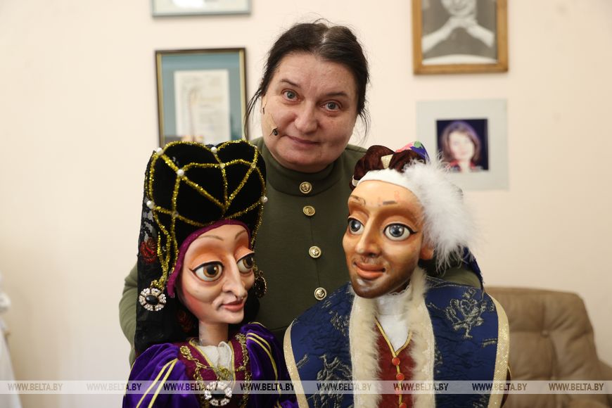 Как 87 человек в Бресте создают магию на сцене