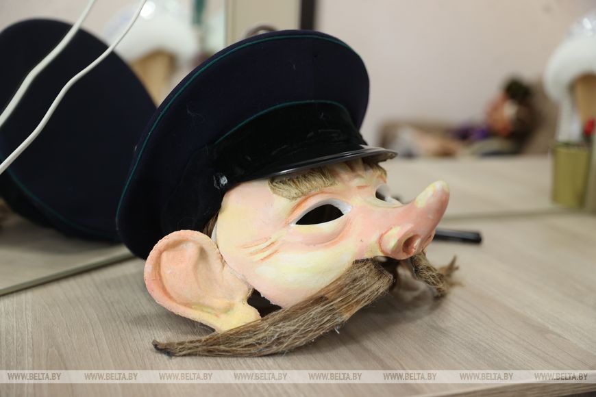 Как 87 человек в Бресте создают магию на сцене