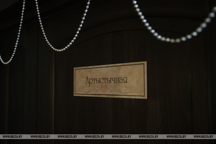 Как 87 человек в Бресте создают магию на сцене