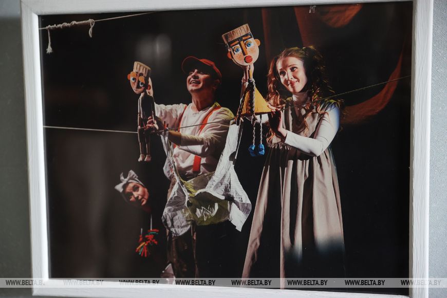 Как 87 человек в Бресте создают магию на сцене