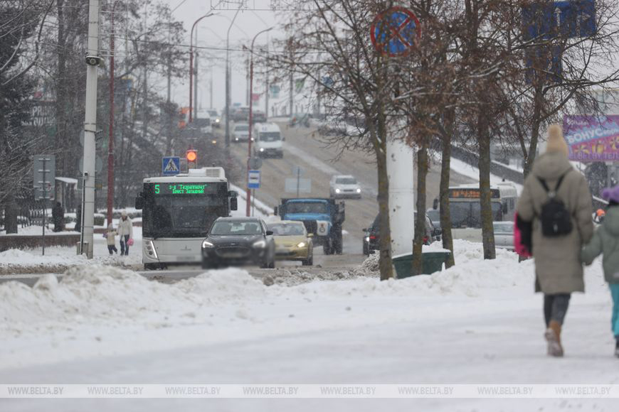 В Бресте при ухудшении погодных условий увеличат число спецтехники для уборки улиц