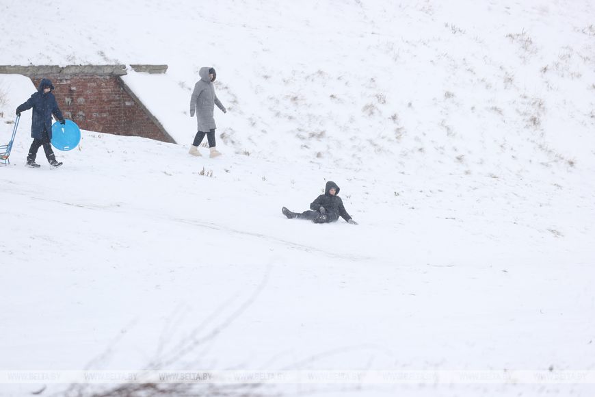 В Бресте при ухудшении погодных условий увеличат число спецтехники для уборки улиц