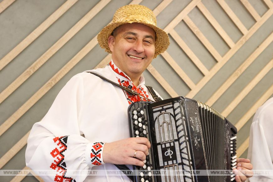 Эксклюзивные конфеты и сеты белорусских блюд презентовали в Бресте к проекту Кожная пятніца - роднае, сваё