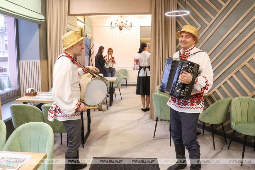 Эксклюзивные конфеты и сеты белорусских блюд презентовали в Бресте к проекту Кожная пятніца - роднае, сваё