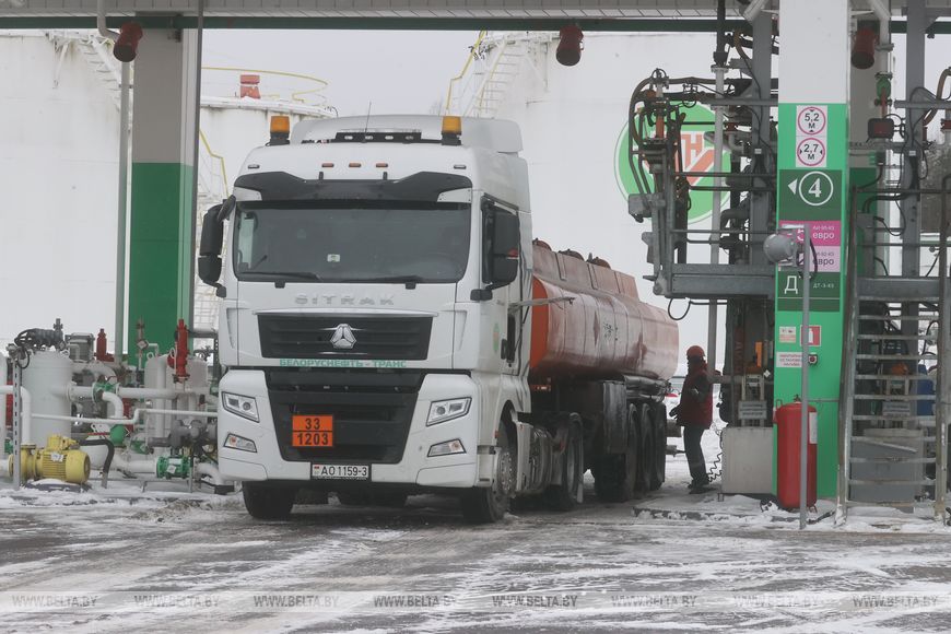 Может ли топливо замерзнуть в баке при аномальных морозах? Рассказали в «Белоруснефти»
