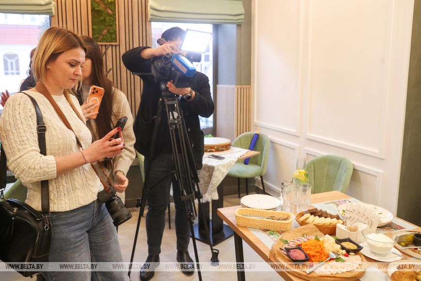 Эксклюзивные конфеты и сеты белорусских блюд презентовали в Бресте к проекту Кожная пятніца - роднае, сваё