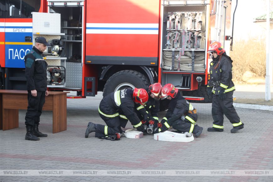 Помочь себе и другим. Чему спасатели учат ребят из военно-патриотического клуба Зубр