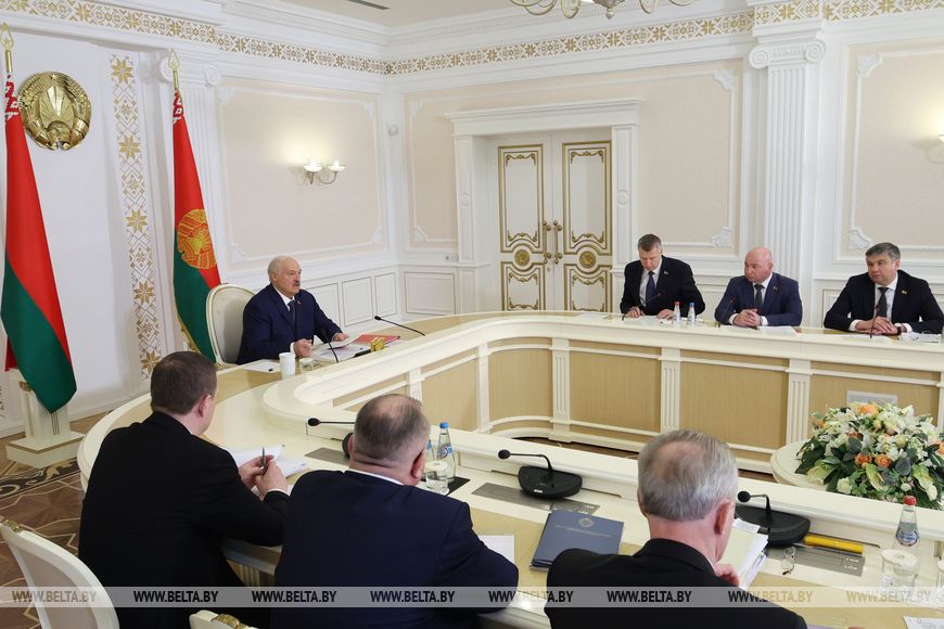 Лукашенко требует четко разделить обоснованное и необоснованное посредничество