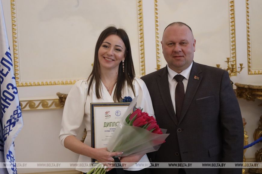 В Коссовском дворце наградили победительниц конкурса «Женщина года» Брестской области