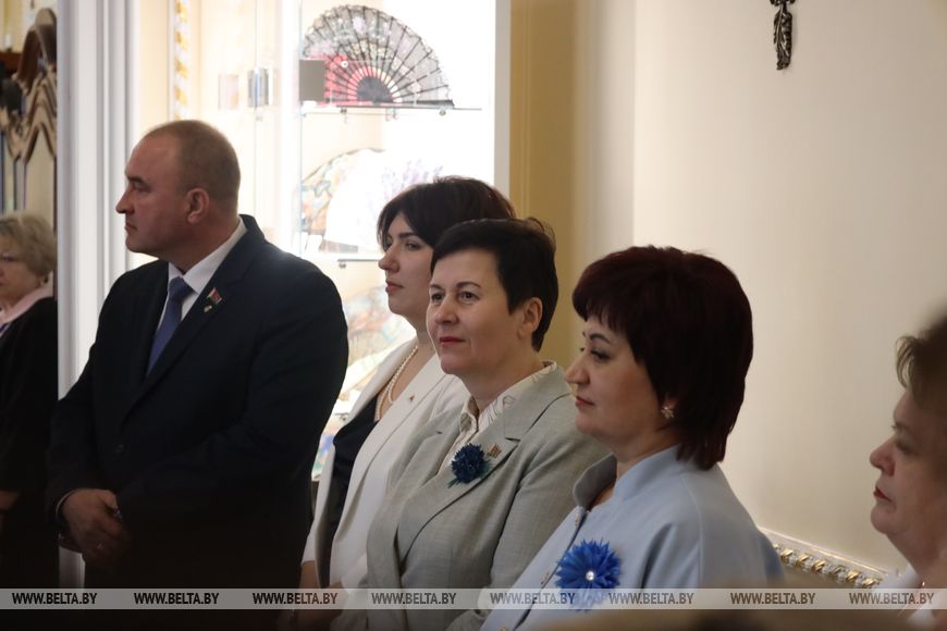 В Коссовском дворце наградили победительниц конкурса «Женщина года» Брестской области