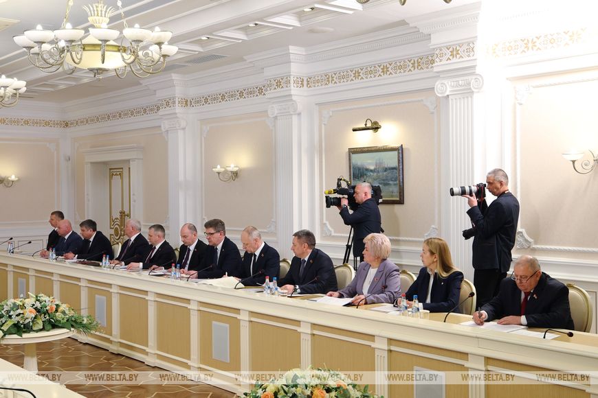 Разговор будет короткий. Лукашенко предупредил бизнесменов, которые решат нажиться на преступных махинациях