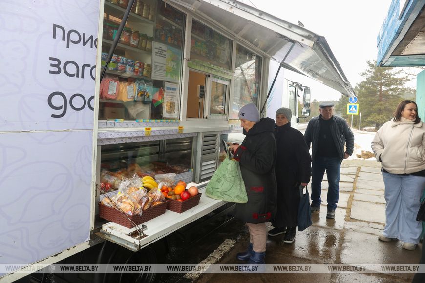Русый в Ивацевичском районе ознакомился с работой автолавок и сельских магазинов