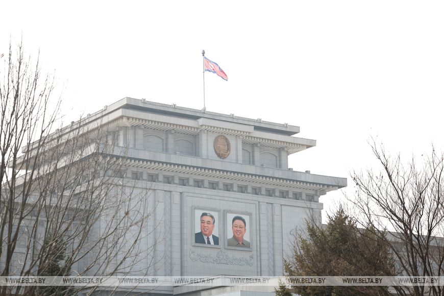 Гимны, залпы орудий и конница. Церемония официальной встречи Лукашенко и Ким Чен Ына прошла в Пхеньяне