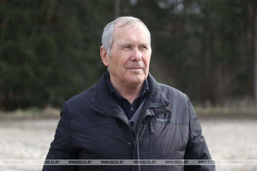 Личный кабинет в кабине трактора и ролики в TikTok. Аграрии Брестской области рассказали о буднях посевной