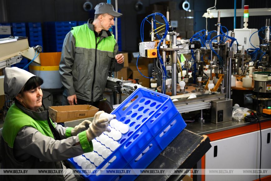 Пархомчик нацелил Брестский электроламповый завод на увеличение производства