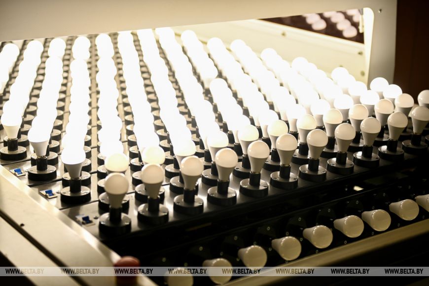 Пархомчик нацелил Брестский электроламповый завод на увеличение производства