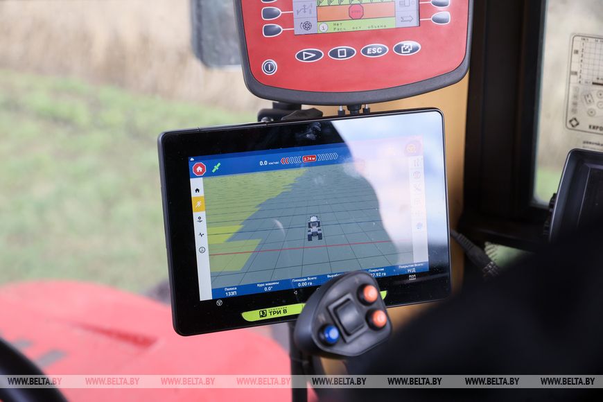 В Лунинецком районе завершили сев зерновых и приступили к травам