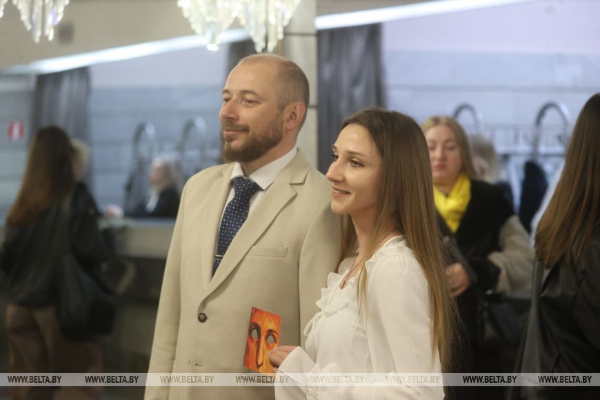 Брестский академический театр драмы представил премьеру Мудромер